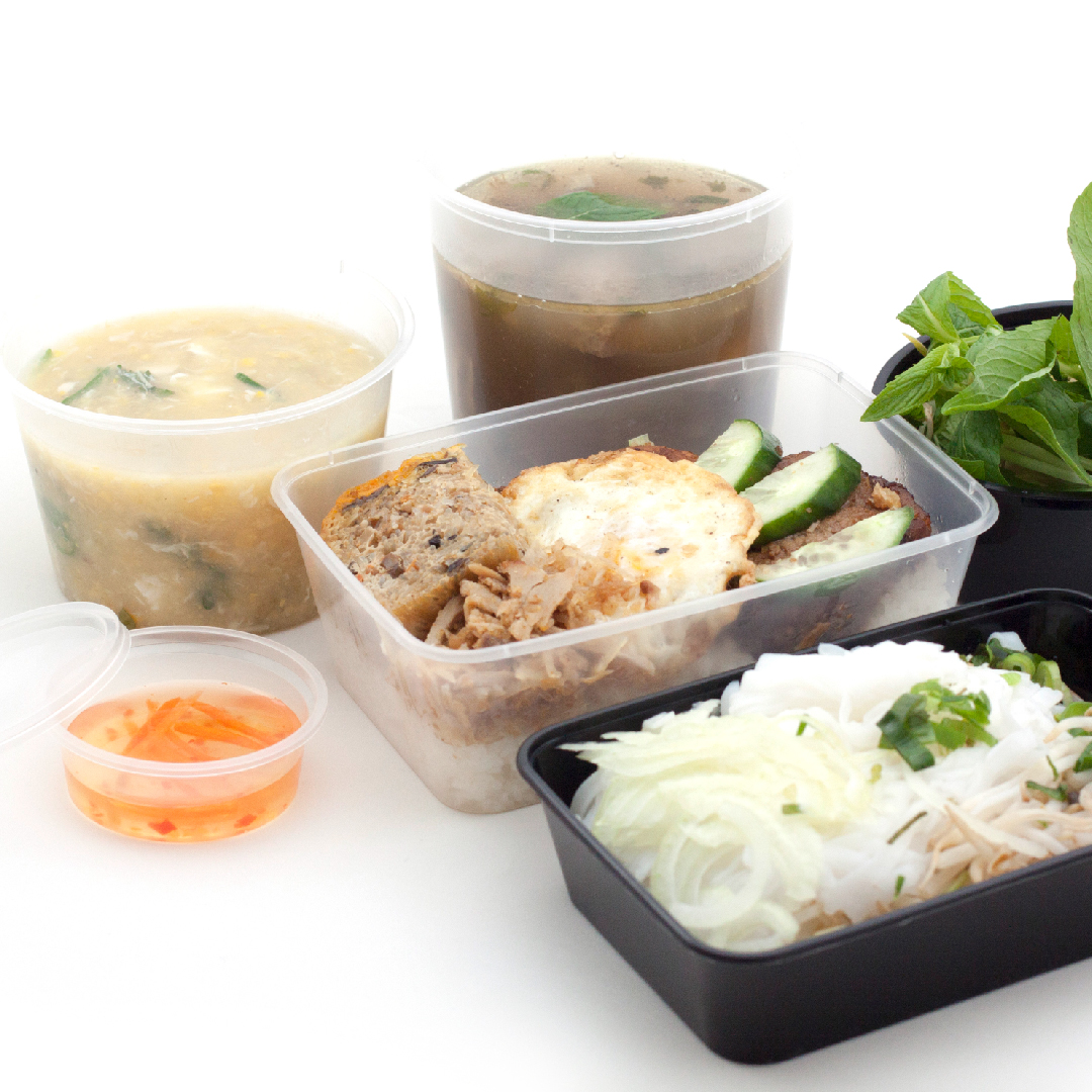 Various PP containers serving soup, noodles and sauces